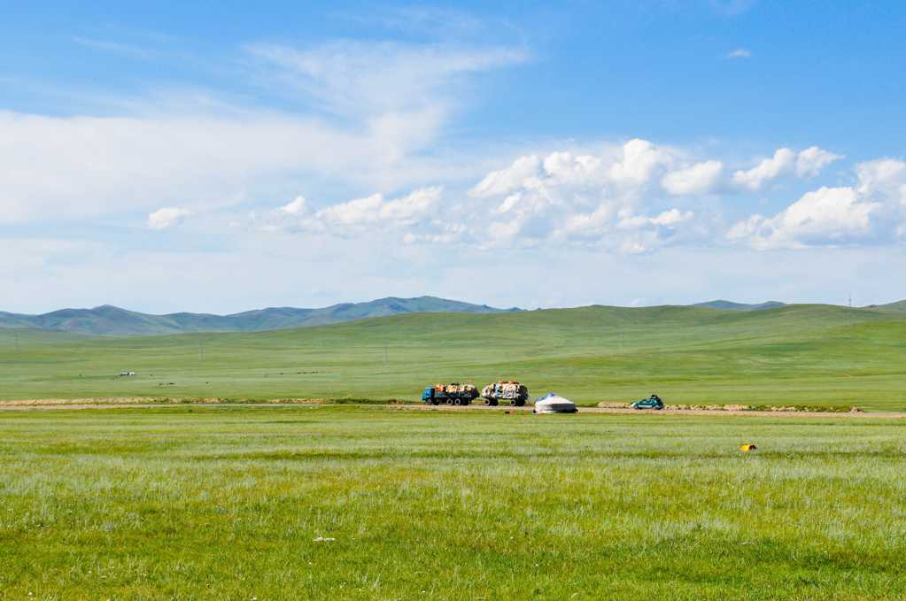 清新的蒙古草原图片