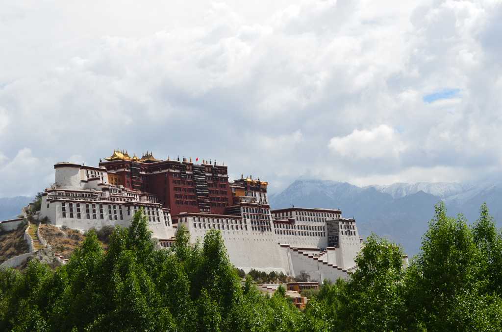 西藏拉萨布达拉宫景致图片
