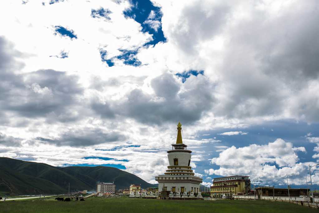 西藏东嘎寺光景图片