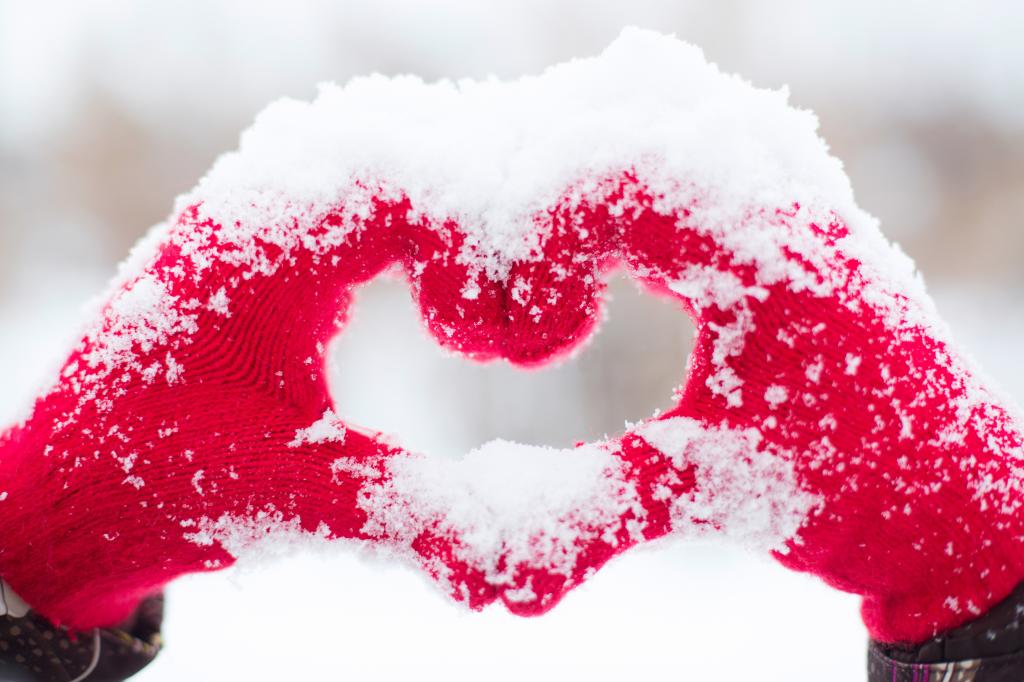 爱的心,手,雪,冬天,4 k