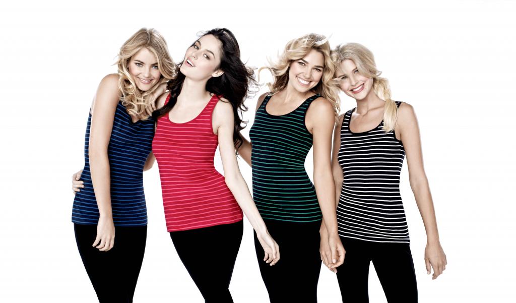 Elyse Taylor,Nicole Trunfio,Ashley Hart,Sophie Van Den Akker,模型,金发,黑妞,T恤,红色,绿色,黑色,白色背景（水平）