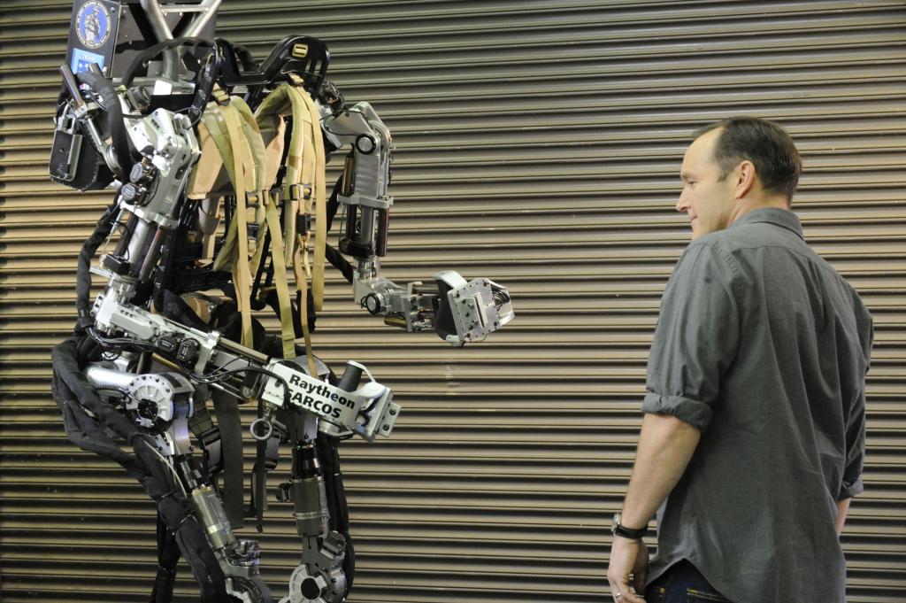 雷神,XOS 2,2015年最佳机器人,Exoskelet,外骨骼（水平）