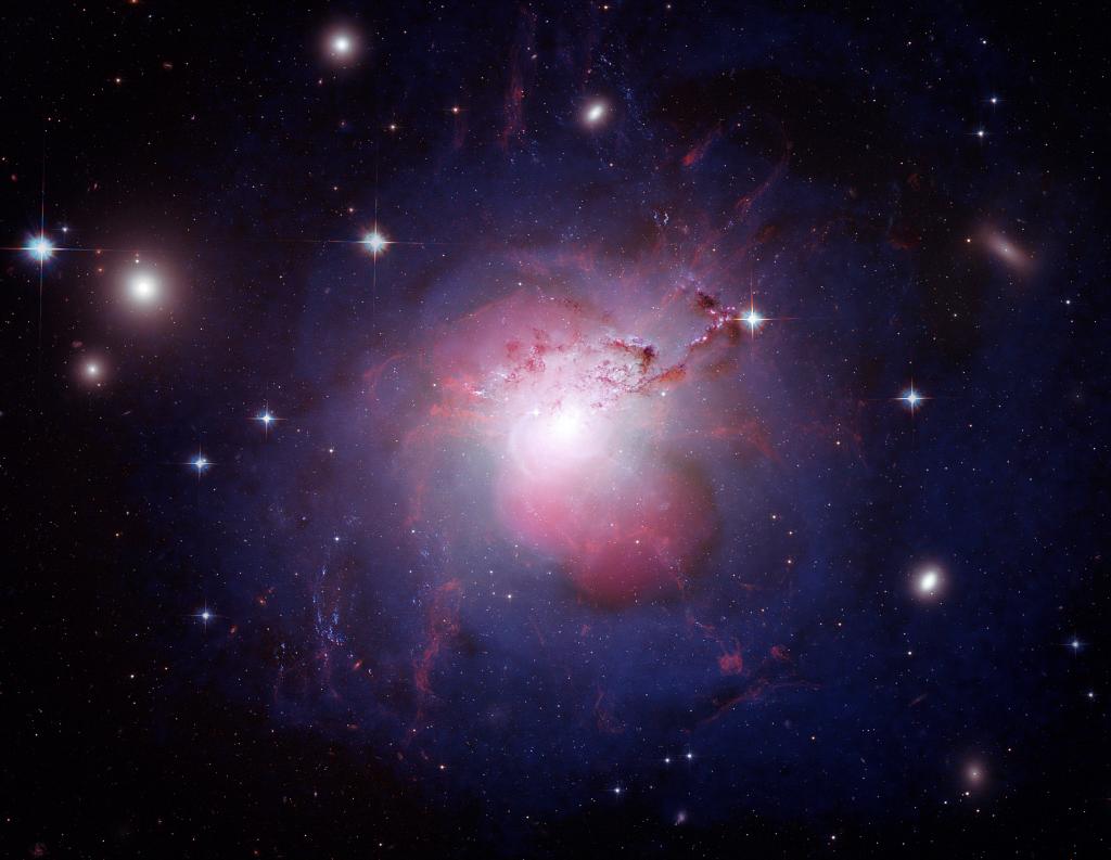巨兽星系,NGC 1275,Perseus A,哈勃太空望远镜,NASA,4K