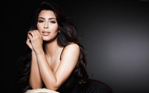 Kim Kardashian纸,2015年最受欢迎明星,Grammys 2015最佳名人,电视名人,最受欢迎明星,模特,女星（水平）