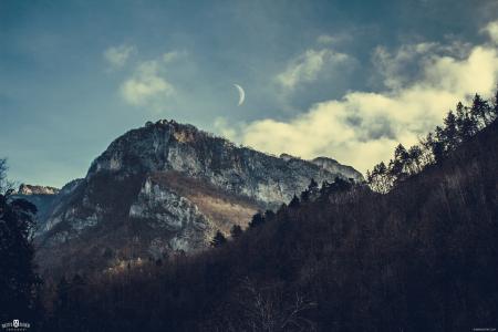 山,半个月亮,高清