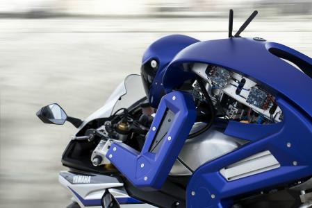 Motobot,雅马哈,雅马哈的摩托车骑乘机器人（水平）