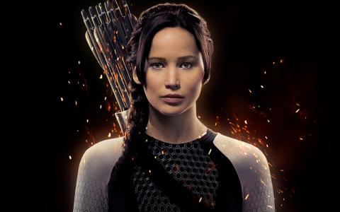 詹妮弗·劳伦斯扮演Katniss