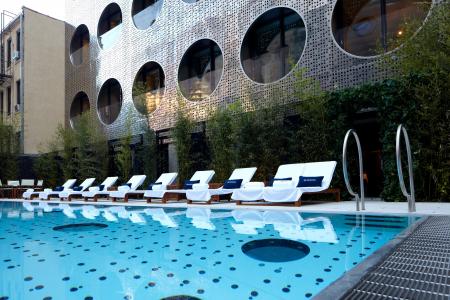 梦城市酒店,纽约市,美国,最好的酒店游泳池2017年,旅游,旅游,度假,度假,游泳池,日光浴床（卧式）