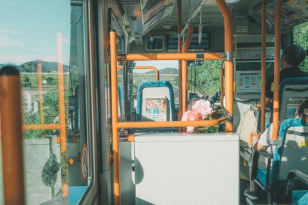 日式公车的午后惬意时光