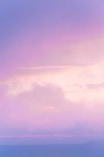 粉紫色天空唯美景象图片