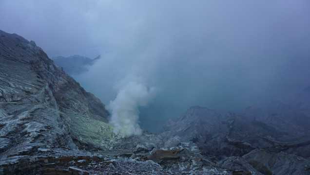 破坏力极强的火山神奇景观图片