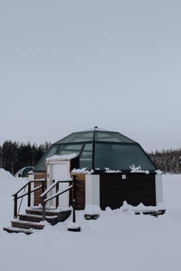 雪地玻璃温室图片