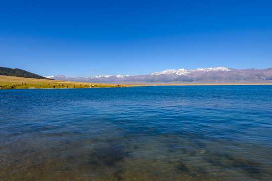 唯美的新疆赛里木湖风光图片