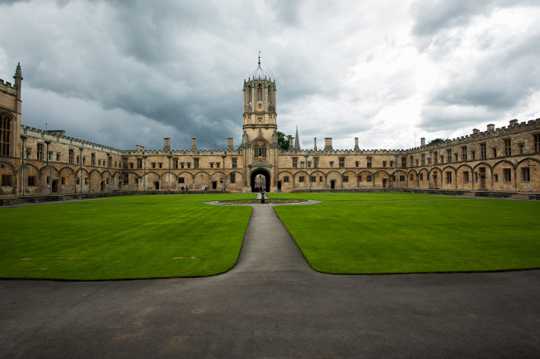 世界闻名的英国牛津大学