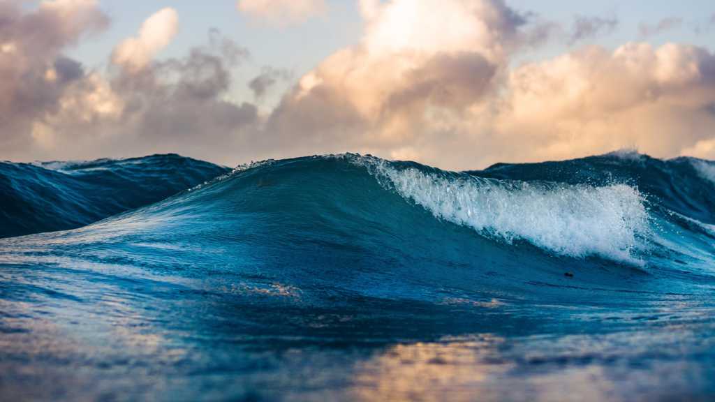 壮观的海洋波涛图片