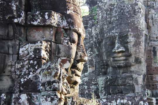 柬埔寨巴戎寺建筑自然风光图片