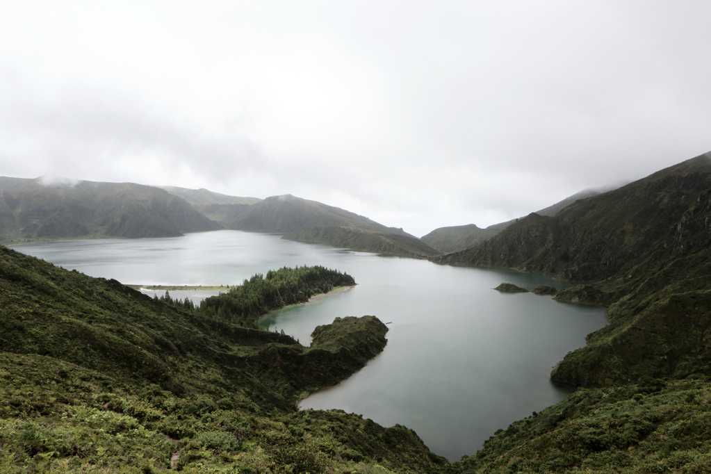 秀丽的山川湖泊图片