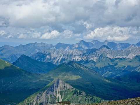 巍峨的阿尔卑斯高山图片