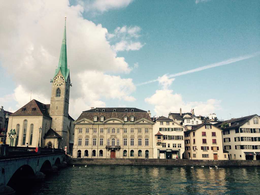 瑞士苏黎世都会建筑风光图片