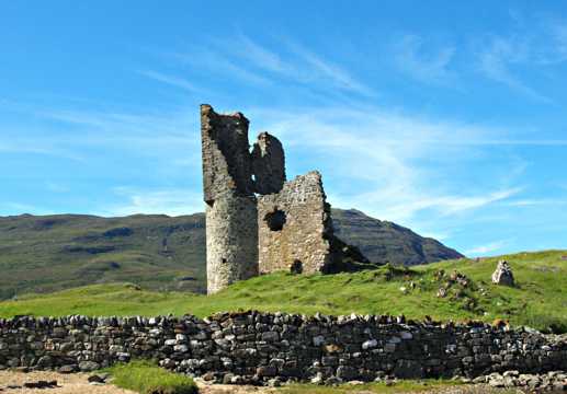 英国苏格兰浩大的城堡建筑风光图片