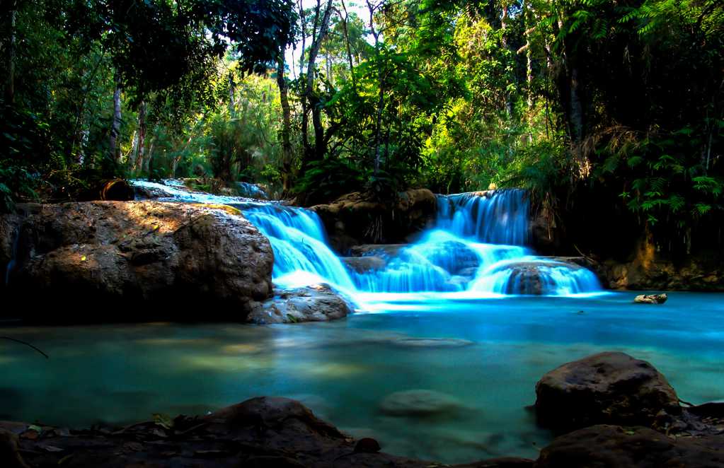 老挝琅勃拉邦光西瀑布