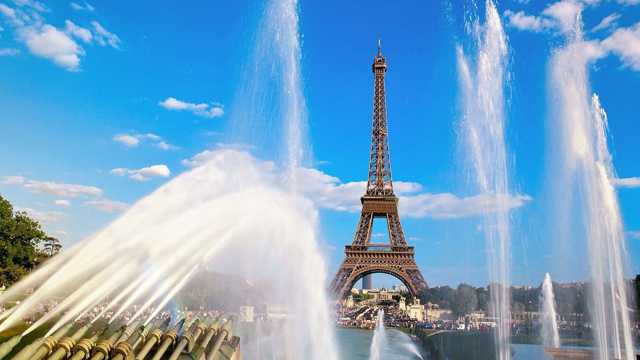 法国埃菲尔铁塔景色图片