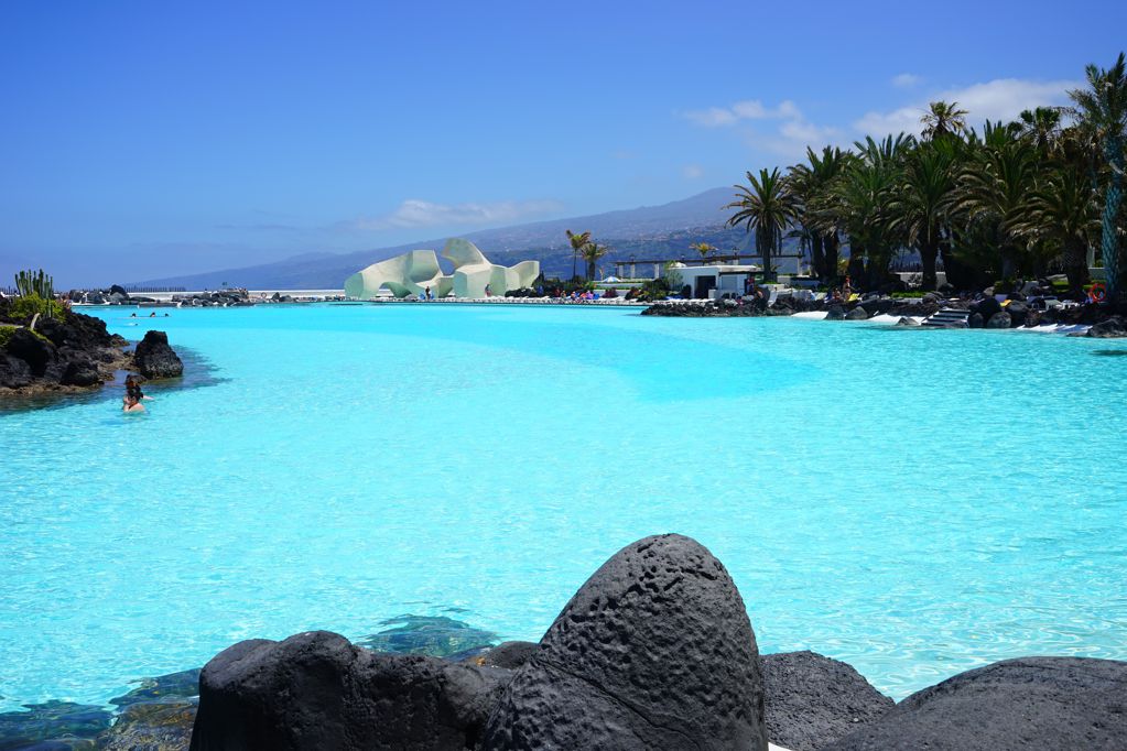 非洲特内里费岛海滨天然游泳池自然风光图片