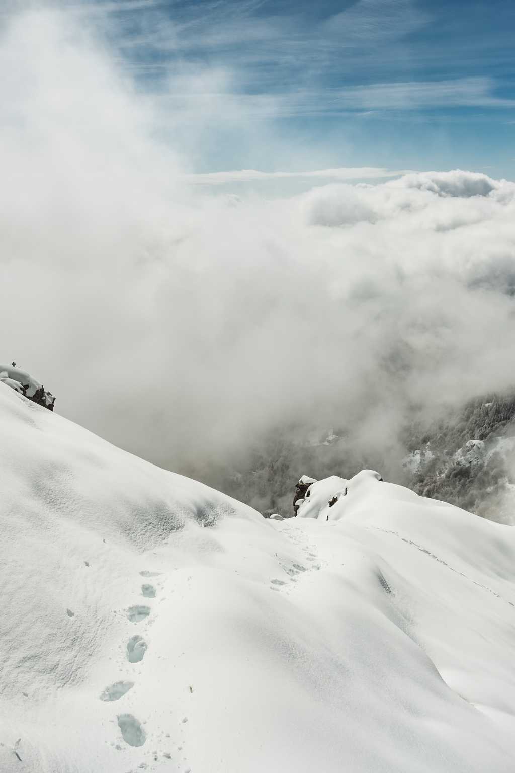 雪山美景旅行照片