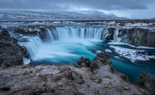 冰岛黄金瀑布景色图片
