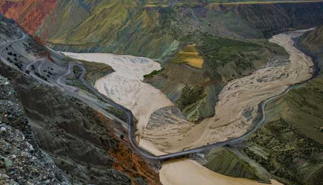 新疆安集海大峡谷景色图片