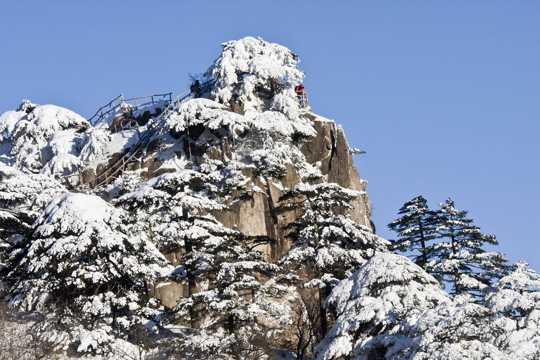 安徽雪后黄山景象图片