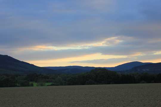 哈尔茨山峦傍晚景色图片