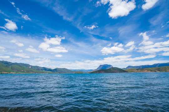 泸沽湖之布瓦岛景色图片