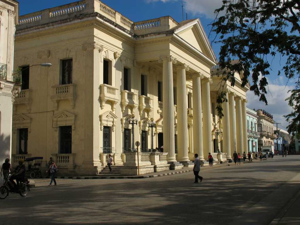 古巴都市街景图片