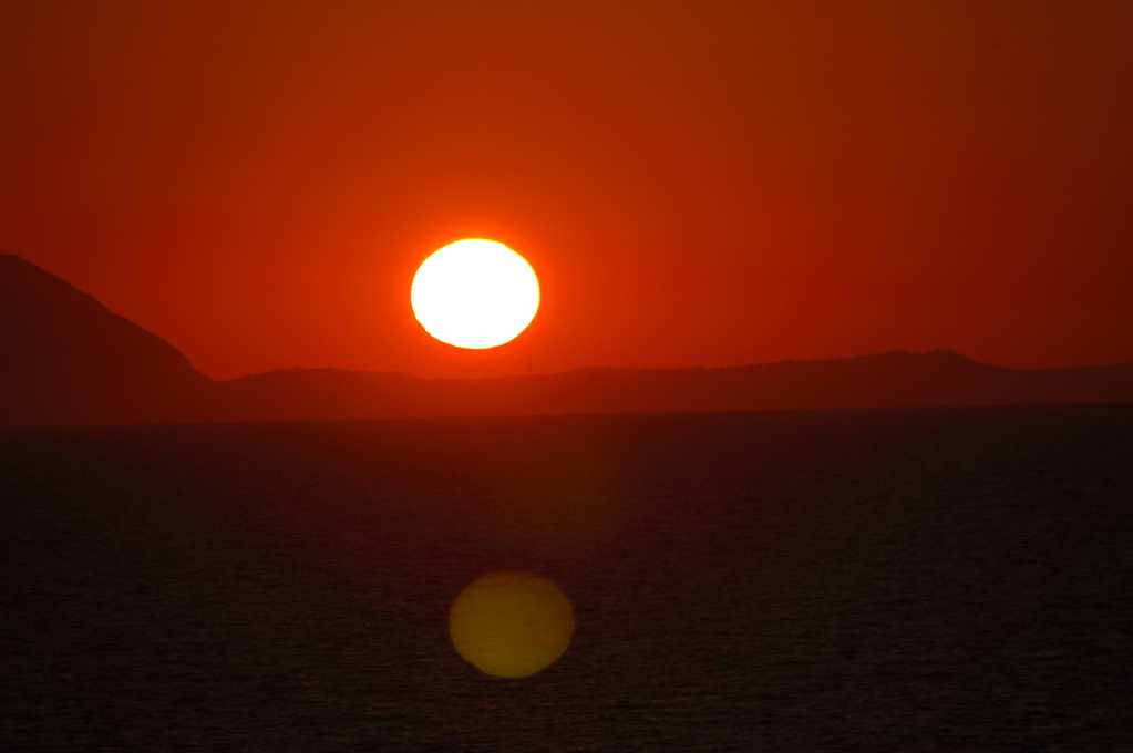 海平面朝阳景色图片