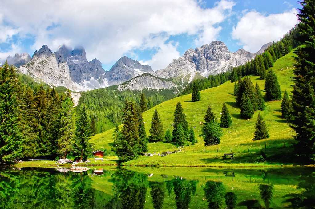 奥地利哈尔施塔特顶石山自然风光图片