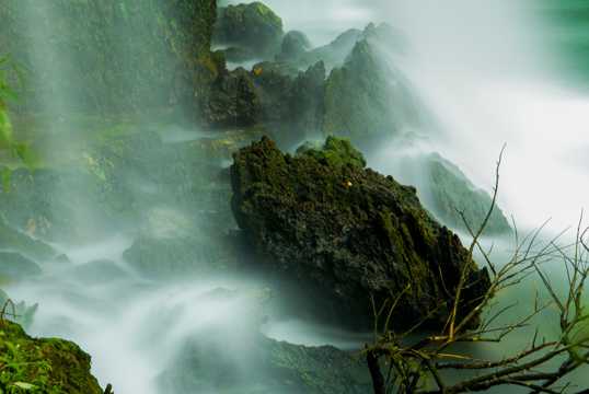 贵州天河潭瀑布景色图片