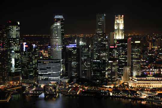 夜色下的新加坡建筑图片