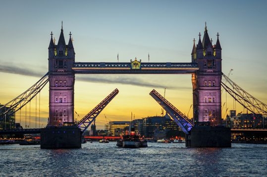 英国伦敦塔桥建筑光景图片