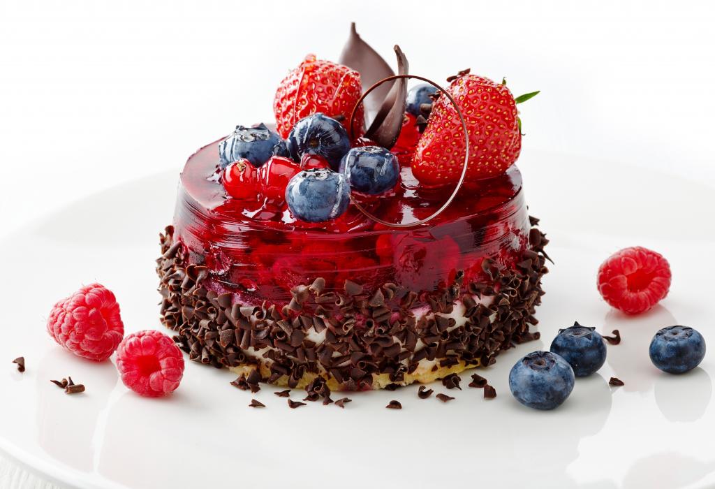 蛋糕,浆果,草莓,覆盆子,蓝莓,巧克力（水平）