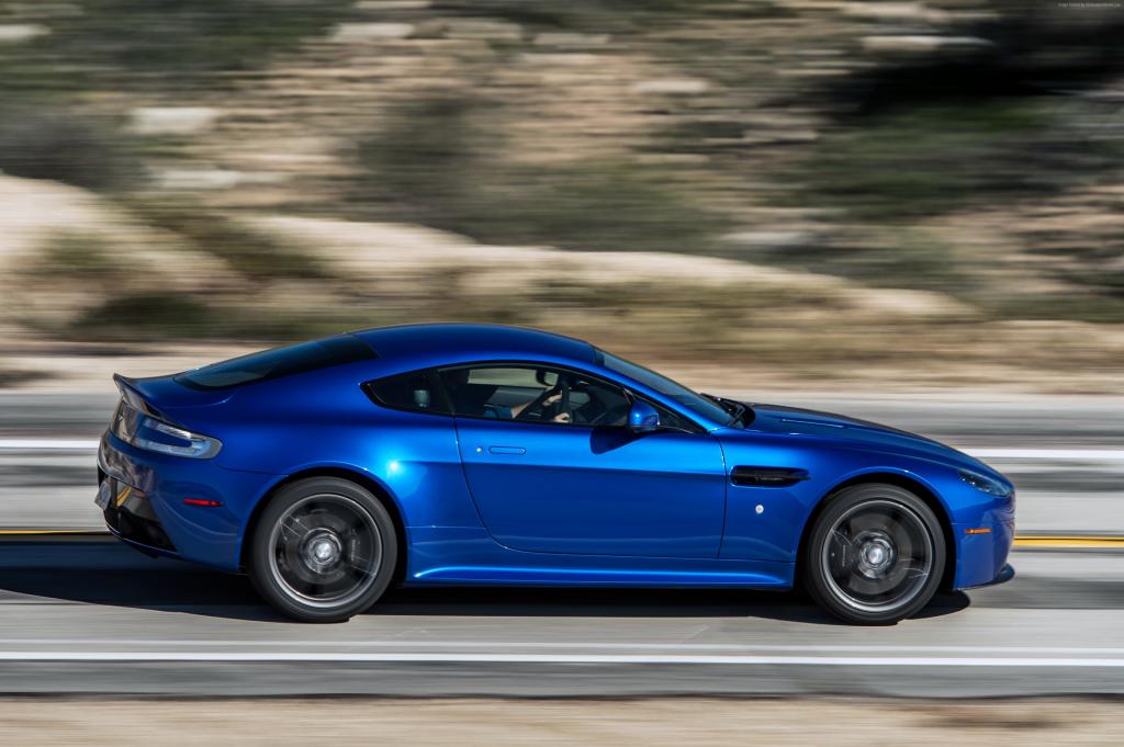 阿斯顿·马丁V8 Vantage GTS,赛车蓝色（水平）