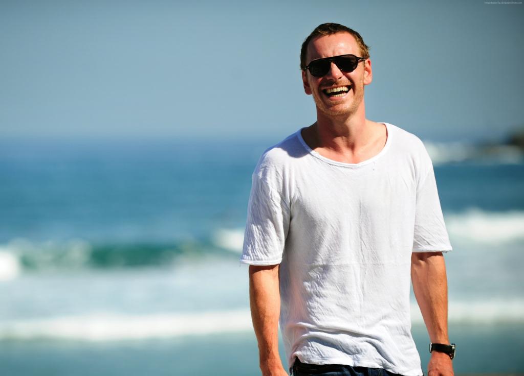 迈克尔·法斯宾德,2015年最受欢迎明星,演员,沙滩（横向）