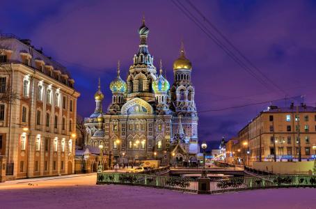 夜幕下的圣彼得堡